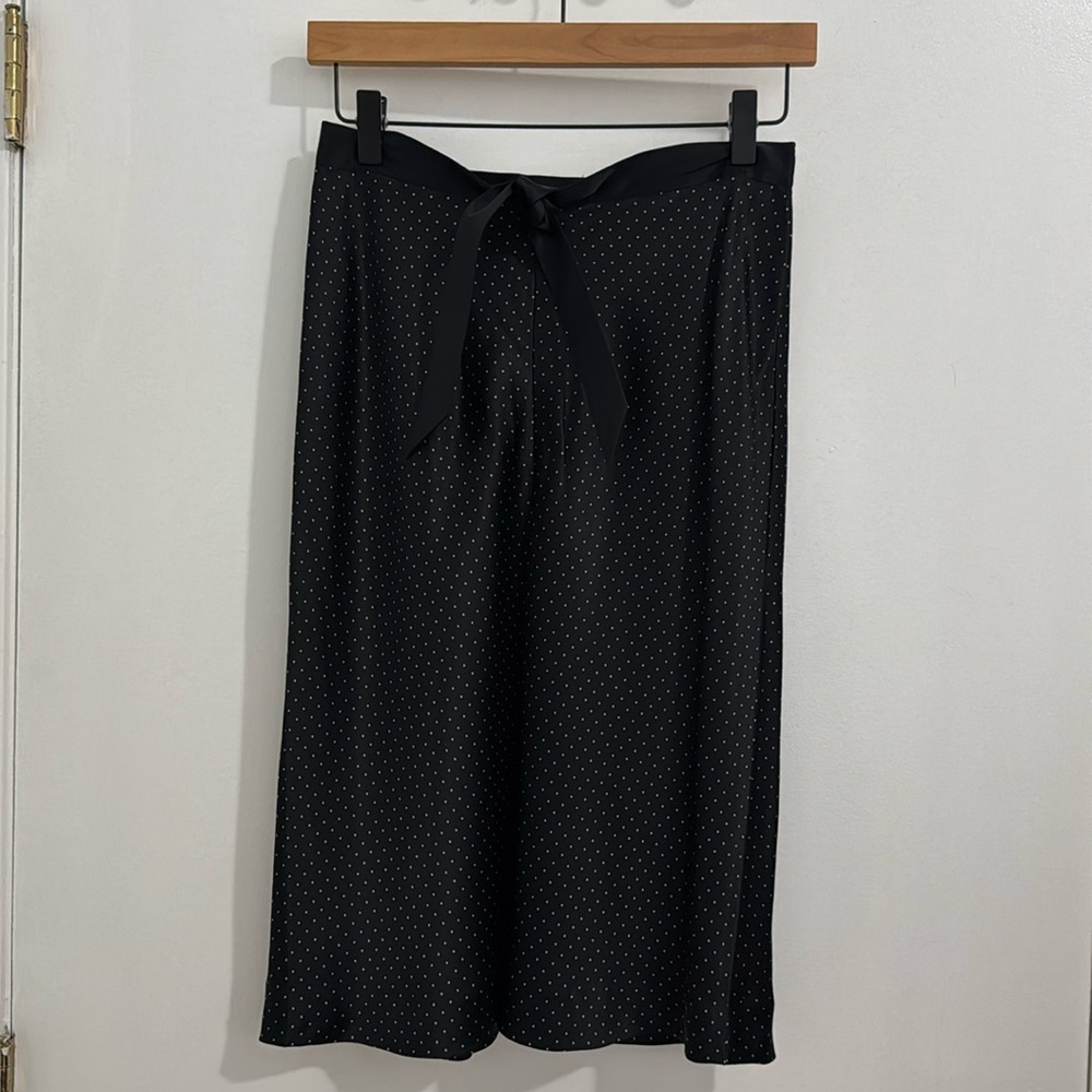 Navy Banana Republic 100% silk skirt